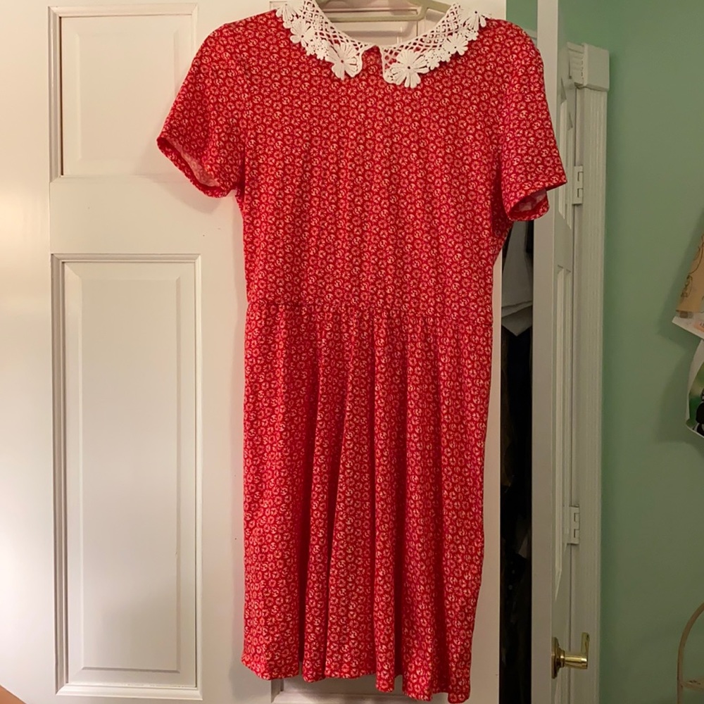 Floral/skull, lace collared dress. Size medium.